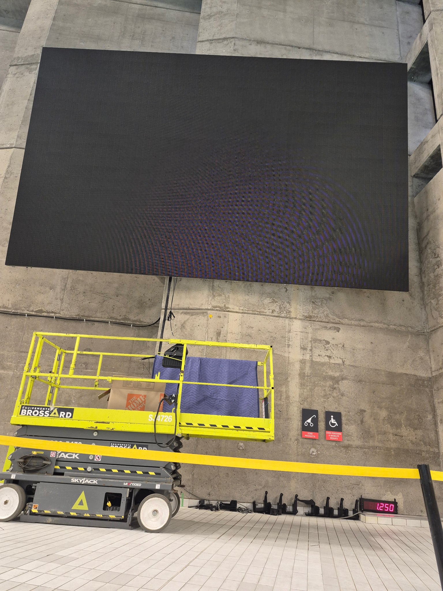 Installation électrique d’un écran grand format